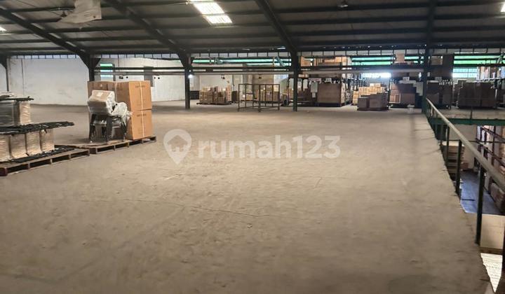 Disewakan Gudang Siap Pakai dengan Akses Jalan dan Parkir Kontainer Lokasidikawasan Industri Pasair Jaya Jati Uwung Tangerang