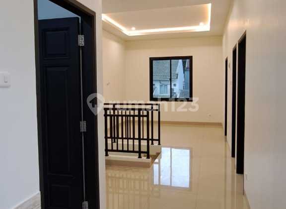 For rent: A neat, newly renovated, well-maintained, clean house with everything new, ready to occupy, including a kitchen set, located in Nusaloka BSD.