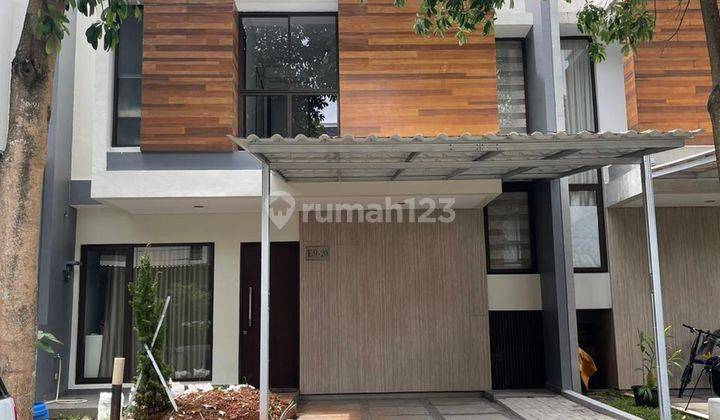 Disewakan Rumah 2 Lantai Cluster Prestigia Semi Furnish Terawat Rapi  1