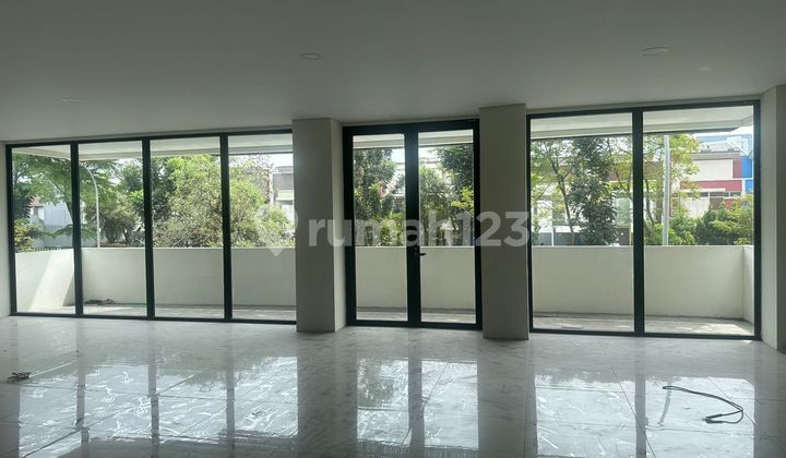 4-story Horizon Broadway the Icon BSD building for rent, location near the bustling Aeon mall. 4-story Horizon Broadway the Icon BSD building for rent, location near the bustling Aeon mall.