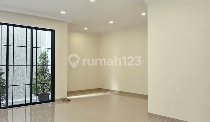 Dijual Rumah Attic tipe 10x16 Cluster Bellefont summarecon serpong tipe Attic 3 lantai ada lift 2