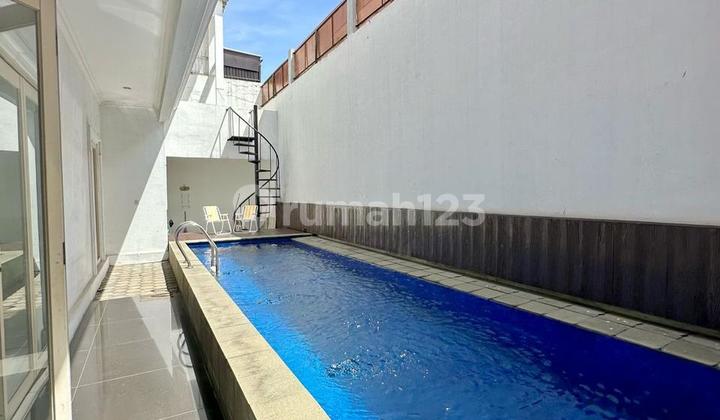 Dijual cepat rumah cluster Provence parkland BSD  lokasi dekat sekolah internasional ada private pool dan solar panel