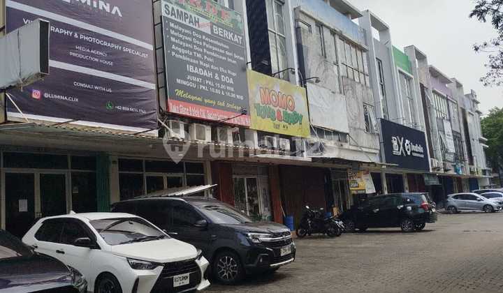 For Rent Fast 3-Story Shop House Paramount Galaze Gading Serpong Strategic Location Facing Main Road For Rent Fast 3-Story Shop House Paramount Galaze Gading Serpong Strategic Location Facing Main Road