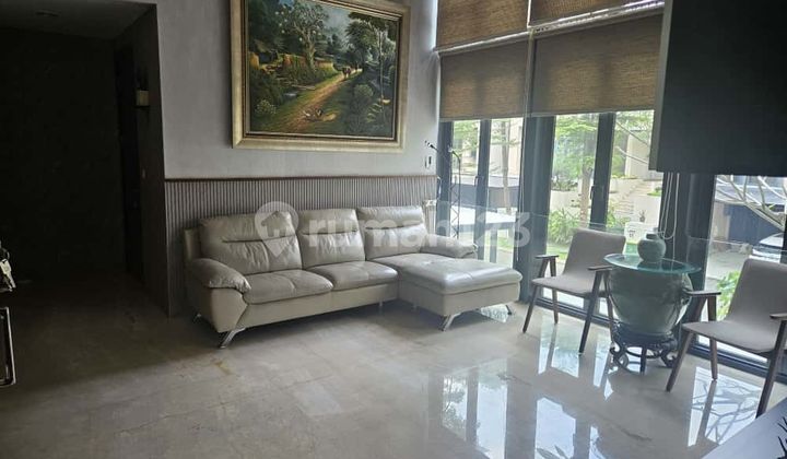 Disewakan cepat rumah mewah lancewood hook 3 lantai ada kolam ikan rapi terawat harga bersahabat