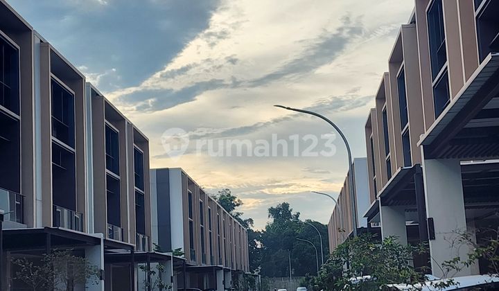 Disewakan rumah 3 lantai baru furnished siap huni cluster vasya tanakayu lokasi strategis dekat mall eastvara dan sekolah internasional