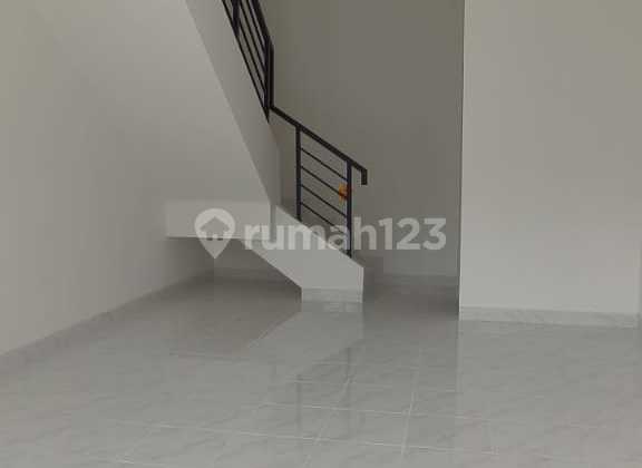 Disewakan Cepat Ruko Pasar Modern Paramount Gading Serpong 2 Lantai Rapi Terawat bisa Sewa Per Tahun