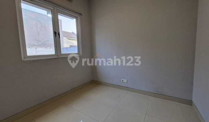 For rent: Sheffield Greenwich Park cluster house in BSD, strategic location, bustling area near Gading Serpong culinary center and Saint John School, neat and clean condition, ready to occupy. For rent: Sheffield Greenwich Park cluster house in BSD, strategic location, bustling area near Gading Serpong culinary center and Saint John School, neat and clean condition, ready to occupy.