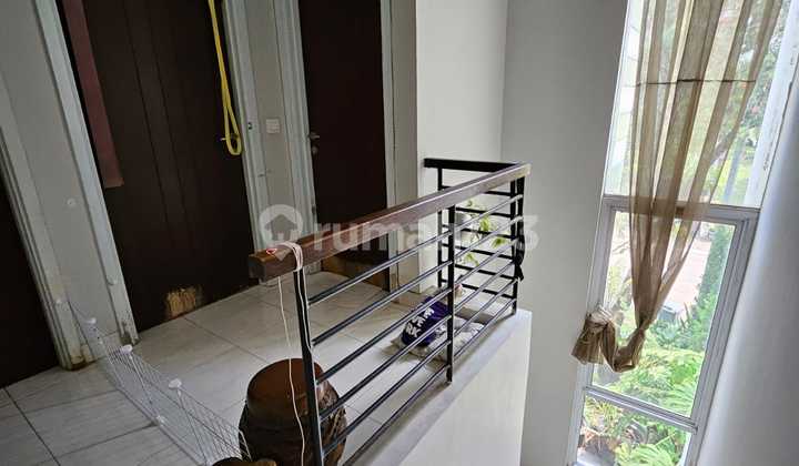 For rent: 2-story house in The Icon Cluster with verdant view, BSD City, neat, well-maintained, freshly painted. For rent: 2-story house in The Icon Cluster with verdant view, BSD City, neat, well-maintained, freshly painted.