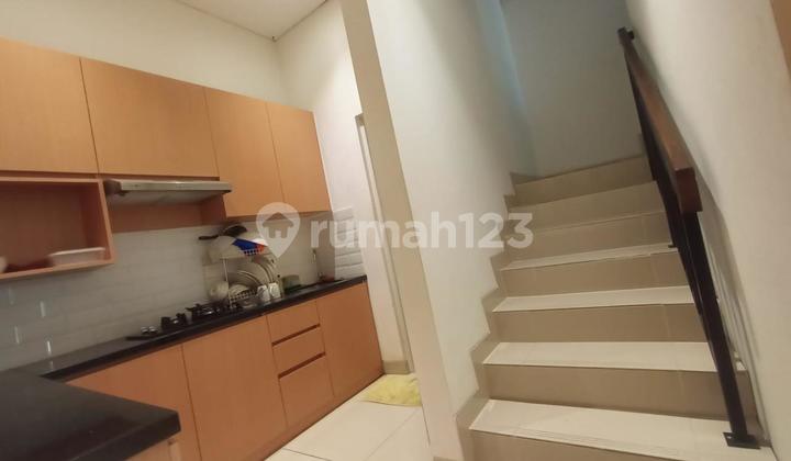 For rent, a ready-to-use shop house already furnished, suitable for an office, tidy, located in Ice BSD shop house, very strategic and busy.