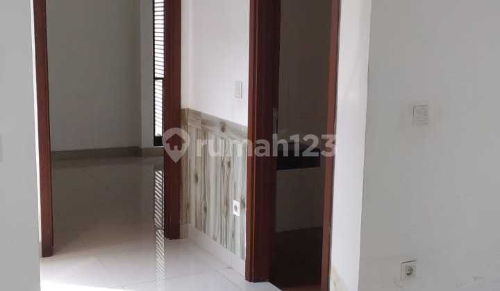 For sale quickly, Heliconia cluster house in De Park BSD City, well-maintained and neat, facing north. 2