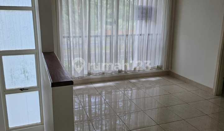 Disewakan Rumah Semi Furnish Cluster Cananry Summarecon Gading Serpong Rapi Siap Huni
