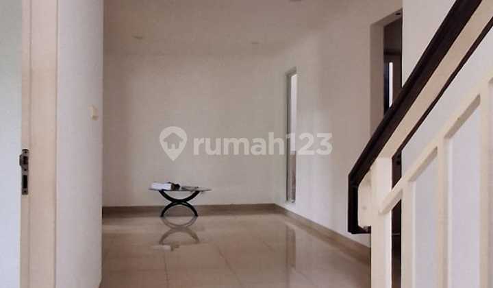 Disewakan rumah hook cluster Fiordini gading serpong semi furnish rapi terawat siap huni 2