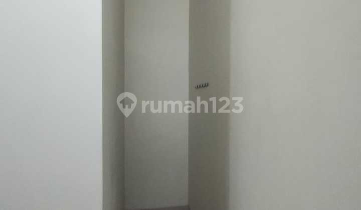 Disewakan cepat rumah 2 lantai cluster ruby pondok hijau golf gading serpong siap huni rapi baru di cat ulang 2