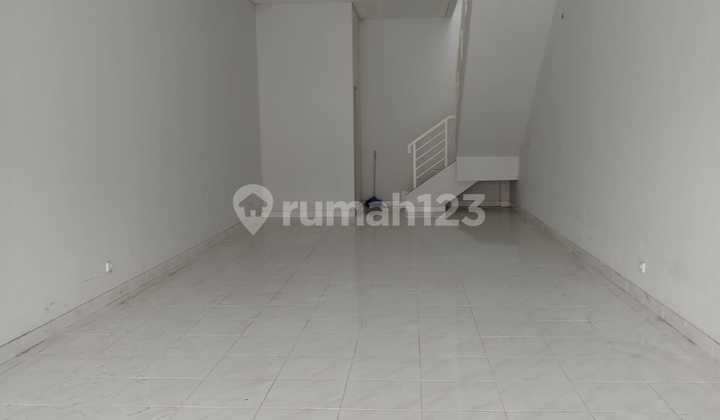 Disewakan ruko 3 lantai hadap jalan raya arcadia gading serpong bisa gandeng ada 2 unit ruko rapi terawat bisa buat resto
