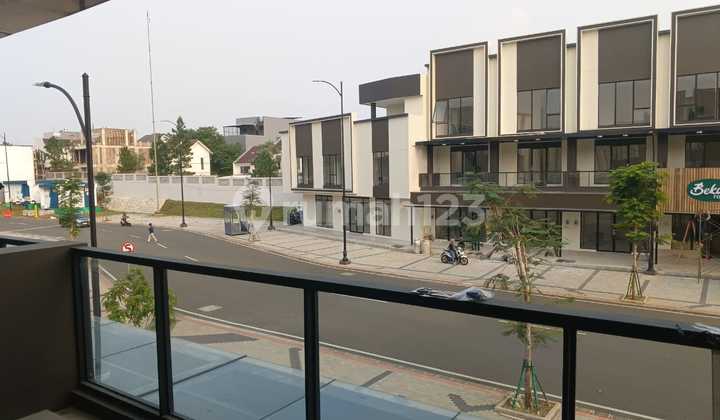 Disewakan ruko gandeng 3 sorento grande west hadap jalan lokasi strategis dekat pusat kuliner paling ramai di gading serpong
