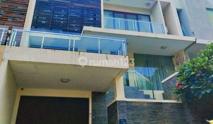 Dijual Cepat Rumah siap huni FURNISHED 3 lantai, Dekat Pantai 1