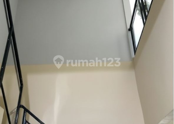 2-Story House with Spacious Balcony in Graha Raya – Rare Find! 2-Story House with Spacious Balcony in Graha Raya – Rare Find!