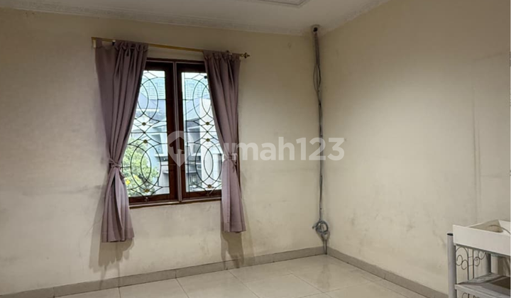Beautiful Permata Buana House Close to Toll Access 2