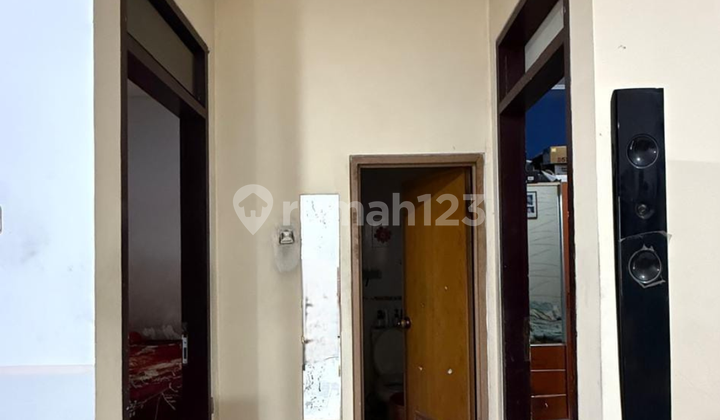 Rumah Cantik di Permata Buana Dekat Pusat Perbelanjaan