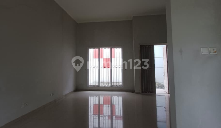 Rumah Mewah Cantik Fasilitas Lapangan dan Taman 2