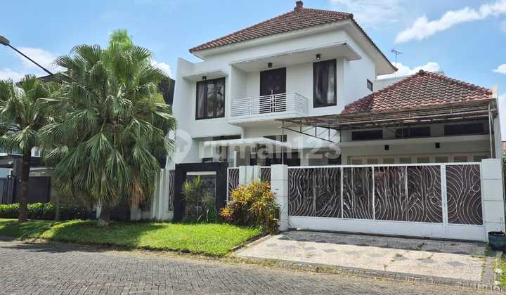 Rumah Mewah 2 Lantai di Jalan Utama Araya Golf Malang Rumah Mewah 2 Lantai di Jalan Utama Araya Golf Malang