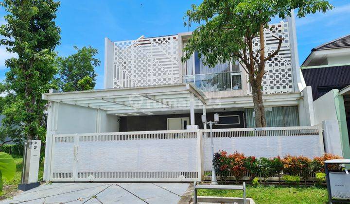 Rumah Mewah Modern Minimalis Kawasan Elite Araya Golf Malang 1