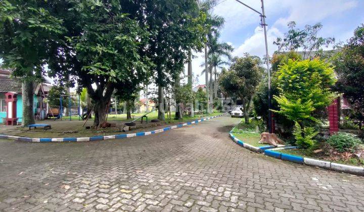 Rumah Murah Hitung Tanah Luas 249 m2 Kawasan Elite Perumahan Araya 2