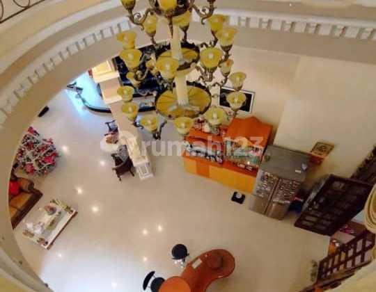 Price Drop! Luxury Home in Elite Araya Boulevard Malang Housing Estate 2