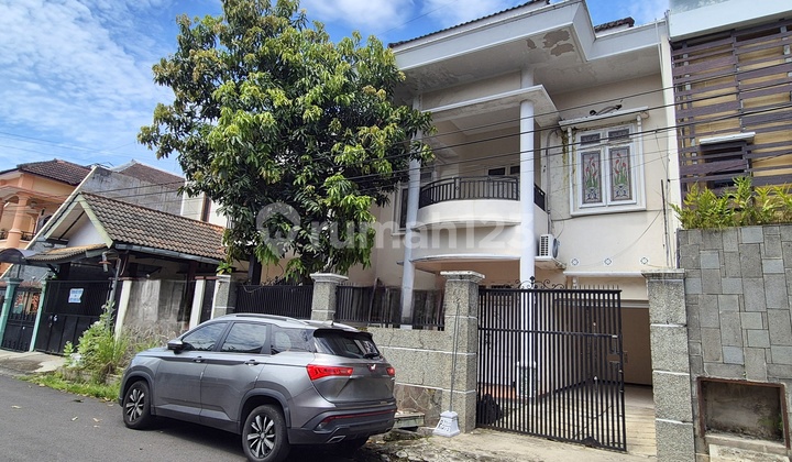 Strategic House in Boarding Area, One Step to Dewandaru Suhat