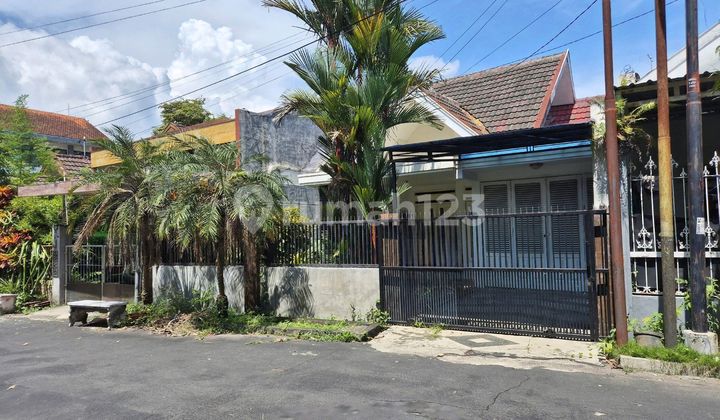 Ready-to-Occupy House in Taman Borobudur Suhat Housing Area 2