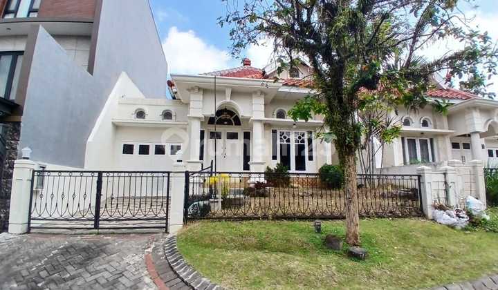 Beautiful House Prime Location In Istana Dieng Housing Malang 2
