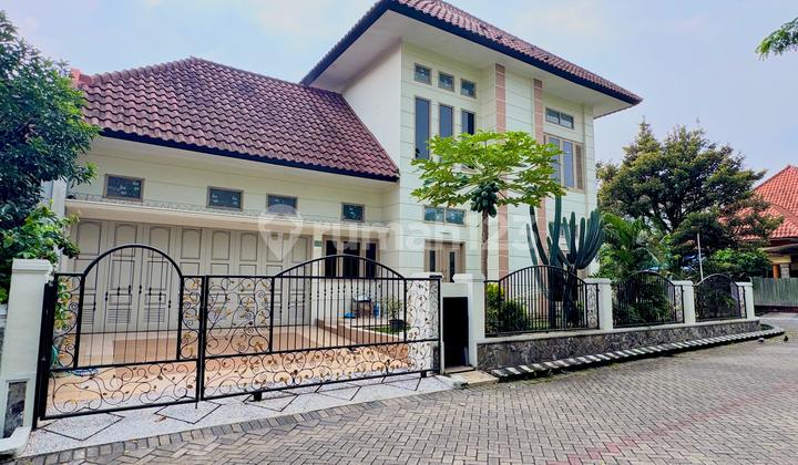 Rumah Mewah Posisi Hooq Di Boulevard Permata Jingga Suhat Dekat Taman Rumah Mewah Posisi Hooq Di Boulevard Permata Jingga Suhat Dekat Taman