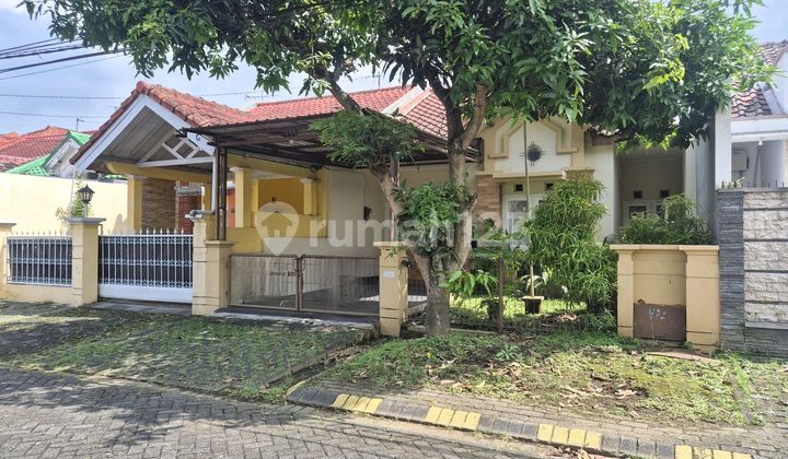 Ready-to-Occupy Minimalist House in Araya Housing, Front Block