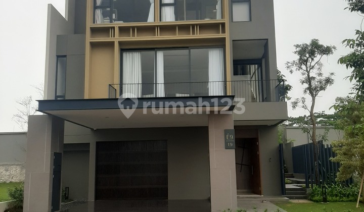 The most exclusive house in New BSD City = Enchante Magnifique The most exclusive house in New BSD City = Enchante Magnifique