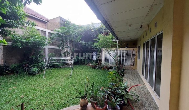 Dijual rumah di Puspita Loka BSD - taman luas Dijual rumah di Puspita Loka BSD - taman luas