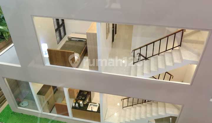 Dijual rumah mewah dengan private pool di Alam Sutera Magnolia 2