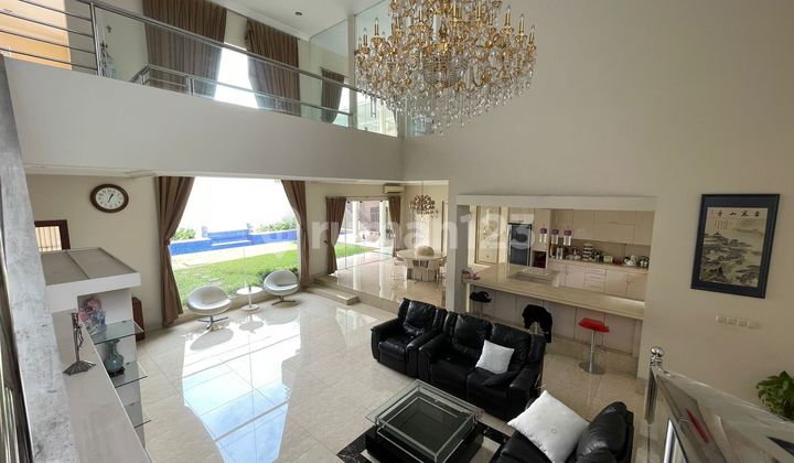 For sale luxury house with private pool in Alam Sutera Magnolia.