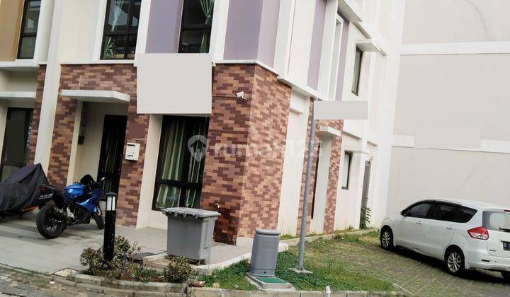 Dijual rumah kos 10 kamar di Cluster Allogio Gading Serpong