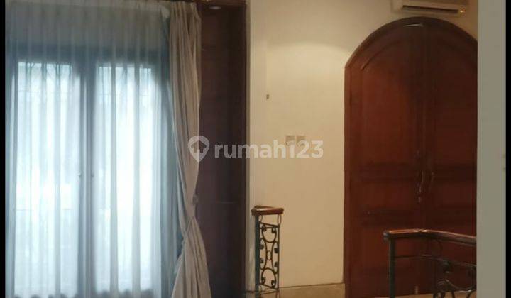 Dijual rumah di Dukuh Patra Kuningan - taman luas 2