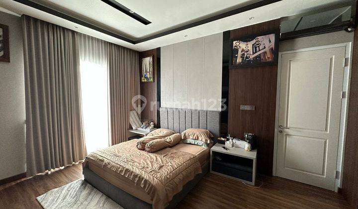 Rumah cantik rapi siap huni di Menteng Village Gading Serpong 14