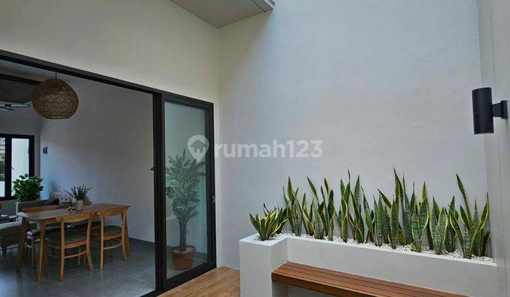 Dijual rumah baru design mandiri di Kencana Loka BSD 1