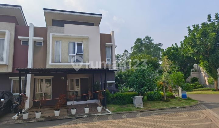 Rumah hoek rapi siap huni di Rossini Summarecon Gading Serpong Rumah hoek rapi siap huni di Rossini Summarecon Gading Serpong