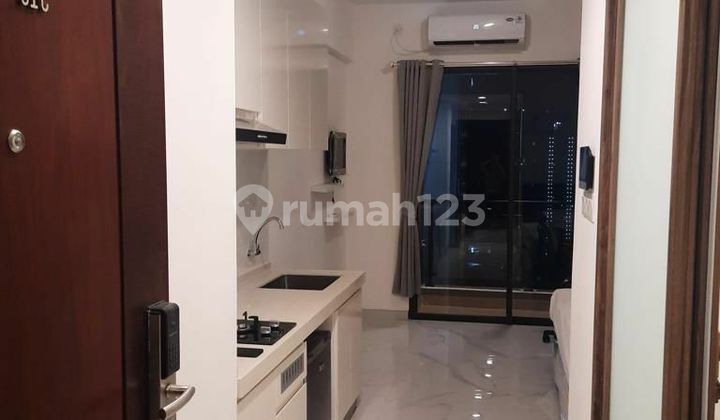 For sale Sky House BSD apartment next to Aeon toll road semi furnished