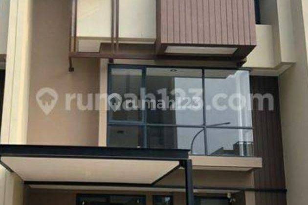 Dijual rumah hoek 3.5 lantai furnish di Impresahaus Tabebuya BSD 1