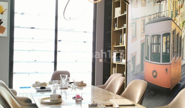 For sale luxurious house Lakewood Nava Park BSD - with swimming pool and elevator. 2