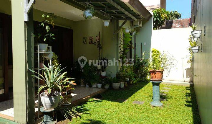 Dijual rumah siap huni di KencanaLoka BSD ada taman belakang dekat tol 1