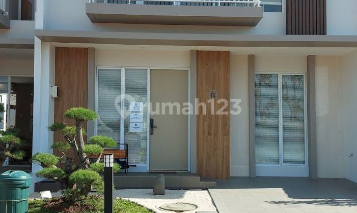For sale, ready-to-occupy house in Nara Village Gading Serpong