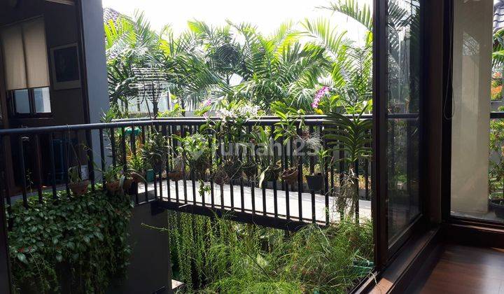 Jual rumah mewah siap huni di De Park Heliconia BSD 2