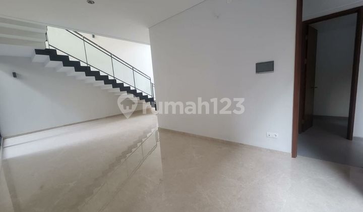 Selling a new luxury house in Lyndon Nava Park BSD 2