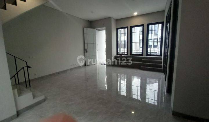 Dijual rumah baru di Aether Greenwich Park BSD - 3 lantai Utara 2